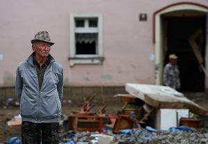 Obiektyw Reutersa uchwycił dramatyczne skutki powodzi w Polsce. Zobacz poruszające zdjęcia z terenów południowego regionu.