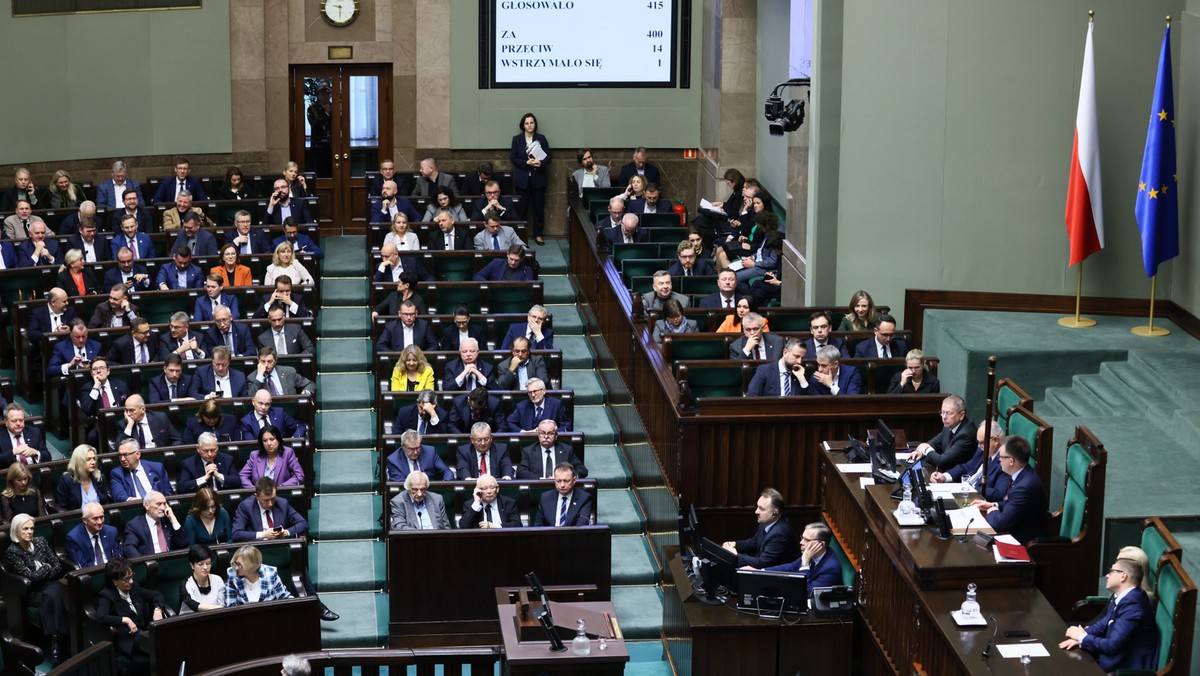 "Kontrowersyjna debata w Sejmie: Hipokryzja czy poważny problem?" - relacja na żywo