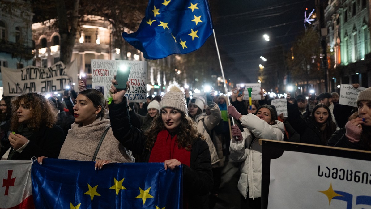 "Barykady ponownie wzniesione". Gwałtowna złość w Gruzji. Analitycy ostrzegają przed niepokojącym rozwojem wydarzeń.