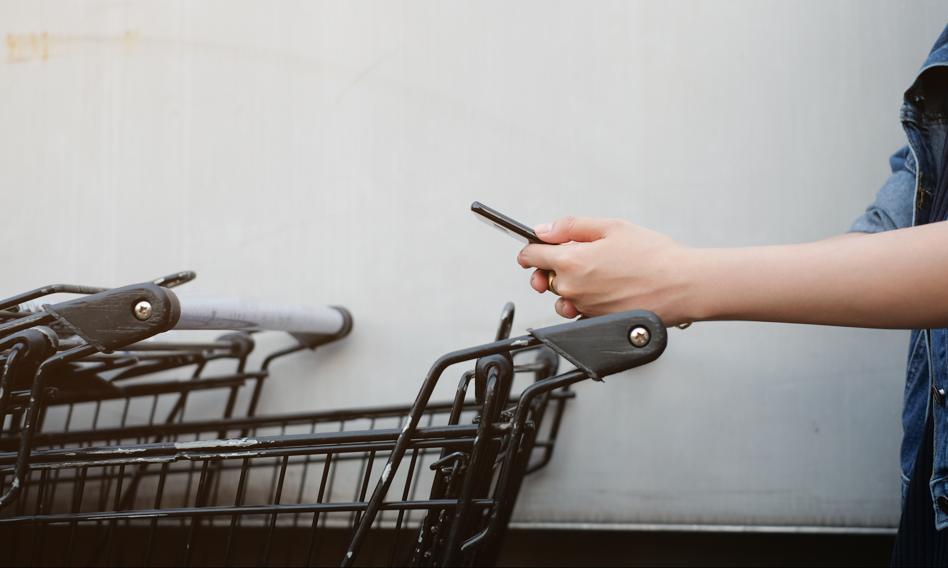 Oto sklepy i serwisy zakupowe, które Polacy cenią najbardziej. Lidl nie znalazł się w pierwszej dziesiątce.