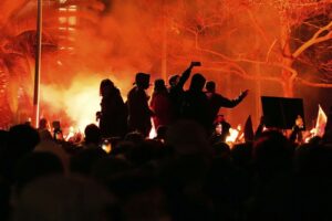 Ogromne protesty i konfrontacje mają miejsce w "turystycznej oazie Polaków" w Turcji.