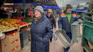 Oryginalny tytuł: "Zapasy się skończyły". Ceny warzyw w Rosji poszybowały. Musi polegać na "zaprzyjaźnionych" krajach Przeredagowana wersja: Wyczerpane zapasy prowadzą do gwałtownego wzrostu cen warzyw w Rosji. Kraj uzależniony od importu z sojuszniczych państw