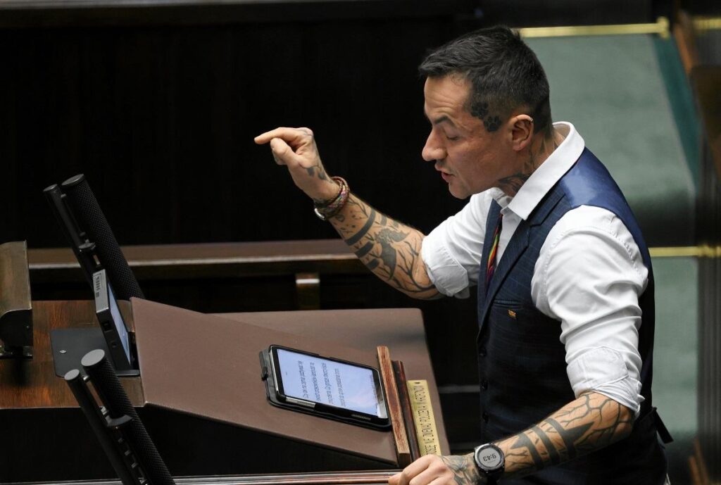 Członek KO zawieszony po kontrowersyjnym incydencie podczas posiedzenia Sejmu