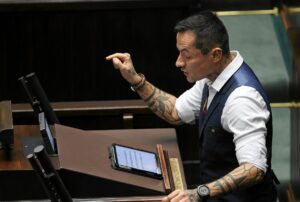 Członek KO zawieszony po kontrowersyjnym incydencie podczas posiedzenia Sejmu