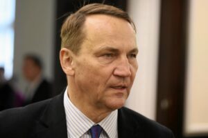 Oto propozycja unikalnego tytułu, oddającego sens oryginału: Niemiecka "TAZ": Spór w Instytucie Pileckiego zagrożeniem dla polsko-niemieckich relacji