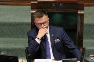 Jaka przyszłość czeka Polskę 2050? Czy Hołownia zmieni decyzję? "Władza potrafi uzależnić"