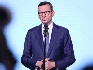 Alternatywne propozycje tytułu zachowujące sens i unikalność: 1. Morawiecki popiera gospodarczy nacjonalizm jako rozwiązanie 2. Premier wskazuje na nacjonalizm gospodarczy jako drogę naprzód 3. Morawiecki stawia na gospodarczy nacjonalizm – jego propozycja na przyszłość 4. Morawiecki: Gospodarczy nacjonalizm kluczem do rozwiązania problemów 5. Tak dla gospodarczego nacjonalizmu – propozycja Morawieckiego Jeśli potrzebujesz tytułu o jeszcze innym wydźwięku lub długości, napisz proszę!