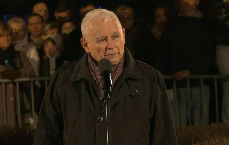 Jarosław Kaczyński przed Pałacem Prezydenckim: Trwałość pamięci jest naszym obowiązkiem