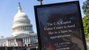 Oto przeredagowany tytuł o zachowanym sensie i unikalności: **USA mogą utracić ważnych specjalistów. "Dajemy przeciwnikom sygnał"**