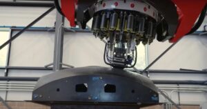 99-tonowy robot budujący rakiety ustanawia rekord jako największy na świecie