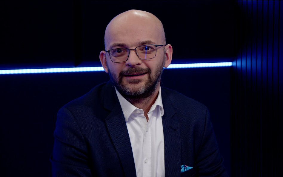 Oryginalny tytuł: Rok na opak - FAANG - i dostają fangę Przeredagowane wersje zachowujące sens i unikalność: 1. FAANG na odwrót: nie rok tłusty, lecz zbierają cięgi 2. Nietypowy rok dla FAANG: przyszła kolej na bolesne lekcje 3. Fałszywy rok FAANG: zamiast triumfów, bolesne potknięcia 4. FAANG pod kreską: przyszedł czas na straty i rozczarowania 5. Kiedy FAANG zbiera cięgi: przewrotny rok dla gigantów tech 6. Przewrotność losu: rok pełen ciosów dla FAANG 7. Zamiast sukcesów – baty: trudny rok gigantów FAANG 8. FAANG w opałach: rok, kiedy giganci poczuli ból