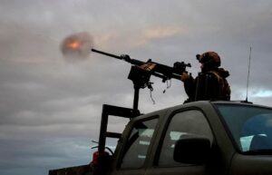 Oto kilka możliwych alternatywnych tytułów do Twojego artykułu: 1. 1352. dzień wojny: Czy Ukraina ma szansę przełamać impas na południu i odzyskać korytarz krymski? 2. Wojna trwa 1352 dni. Czy południowy front jest zapomniany? Ukraińskie nadzieje na korytarz krymski pod znakiem zapytania 3. 1352 dni konfliktu – sytuacja na południu. Ukraińska ofensywa przeciw korytarzowi krymskiemu bez perspektyw? 4. Południowy odcinek frontu po 1352 dniach wojny. Czy ukraińskie wojska mają szansę na przebicie się do Krymu? 5. 1352 dzień wojny: Zapomniany front południowy i trudna droga Ukrainy do korytarza krymskiego Daj znać, jeśli chcesz jeszcze inne propozycje!