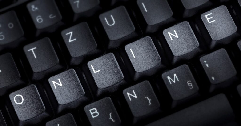 Jak naprawić brak polskich znaków na klawiaturze? Sprytne triki i skróty, które ci w tym pomogą