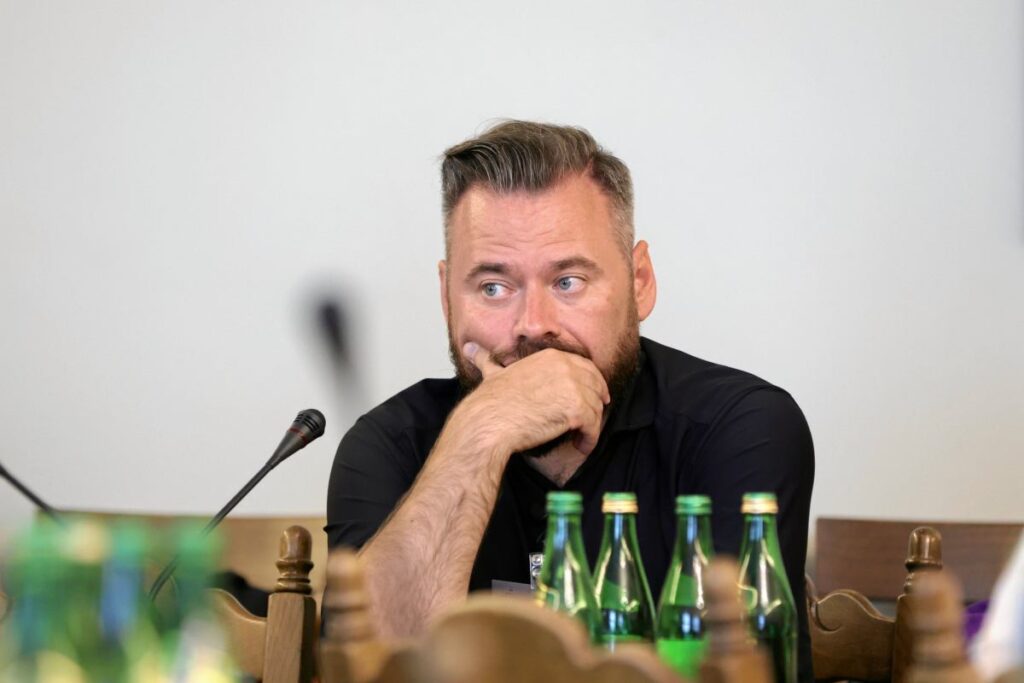 Ostateczna decyzja KRRiT w sprawie telewizji Stanowskiego – poznaj szczegóły!