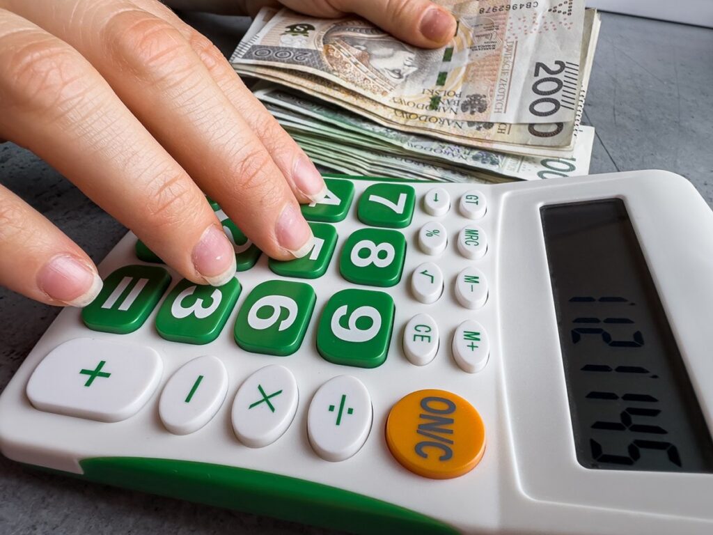 Oto kilka propozycji unikalnych tytułów artykułu zachowujących jego sens: 1. Jaką część składki zdrowotnej odliczą ryczałtowcy i inni przedsiębiorcy w 2026 roku? 2. Składka zdrowotna 2026 – ile odliczą przedsiębiorcy i osoby na ryczałcie? 3. Przedsiębiorcy i ryczałtowcy w 2026 r. – ile można będzie odliczyć za składkę zdrowotną? 4. Składka zdrowotna do odliczenia w 2026 roku dla ryczałtowców i pozostałych firm 5. Odliczenie składki zdrowotnej w 2026 r. – jakie kwoty dla ryczałtowców i innych przedsiębiorców?