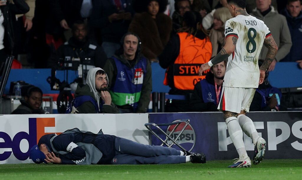 Paryska sensacja: incydent z udziałem chłopca do podawania piłek