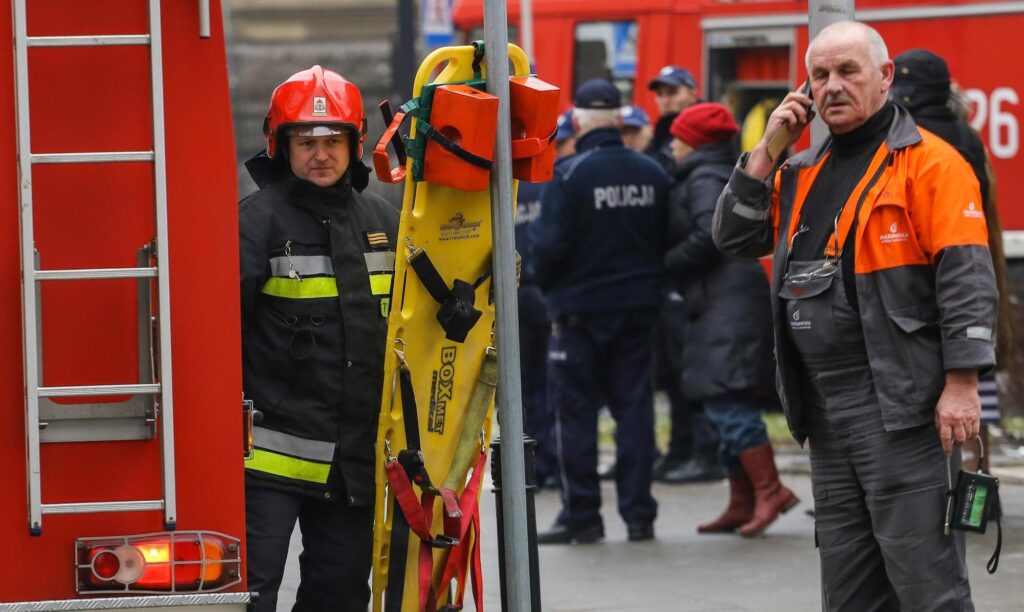 Wyciek gazu w Krakowie. Służby walczyły z 20-metrową ścianą ognia
