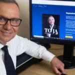 Oto kilka propozycji unikalnych tytułów o zachowanym sensie:

1. W Biedronce 100 zł wystarczy na wiele – lub na jedną, nudną kiełbasę od Dudy
2. Za 100 zł w Biedronce: pełny koszyk zakupów albo kiełbasa Dudy i rozczarowanie
3. Wydasz 100 zł w Biedronce: bogaty wybór produktów czy droga nuda spod znaku Dudy?
4. 100 zł w Biedronce: możesz kupić mnóstwo rzeczy lub kiełbasę Dudy i nudę
5. W Biedronce stówka wystarczy na zakupy lub na przepłaconą nudę od Dudy

Daj znać, czy któraś z propozycji najbardziej pasuje lub jeśli potrzebujesz kolejnych!