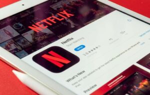 Netflix przejmuje udziały w Warner Bros Discovery