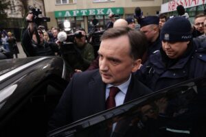 Jakiej decyzji można spodziewać się po Zbigniewie Ziobrze? Najnowszy sondaż nie pozostawia złudzeń