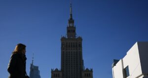 Niepokojące dane o zadłużeniu Polaków: Co drugi obywatel ma długi przekraczające wartość posiadanego majątku