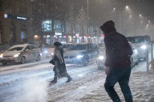 Oto unikalnie przeredagowany tytuł: Kiedy ustąpią opady śniegu? Polska w zasięgu niżu skandynawskiego